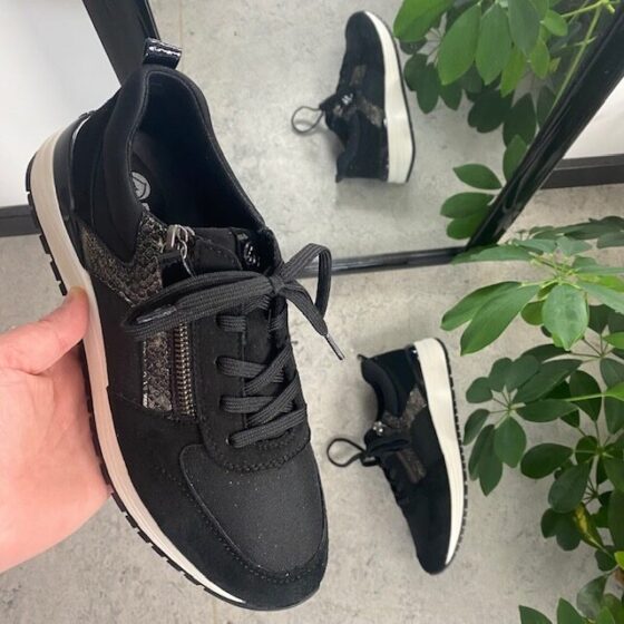 Dame sneakers opptil størrelse 45