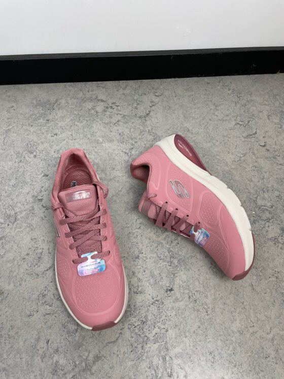 Rosa Skechers med memory foam og god stødabsorbering