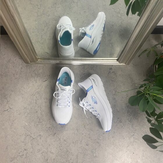 Hvite Slip-ins fra Skechers med svangstøtte