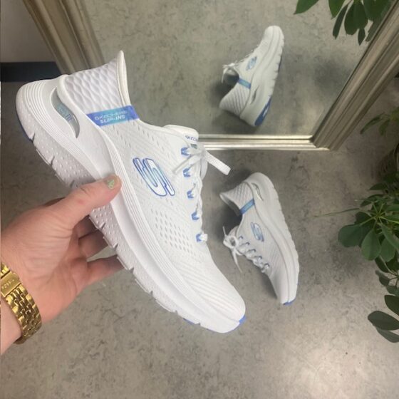 Hvite Slip-ins fra Skechers med svangstøtte