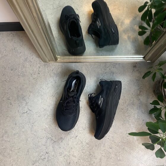Ekstra bred Arch Fit sko fra Skechers