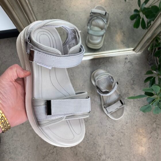 Grå Cruz sandal med fantastisk komfort
