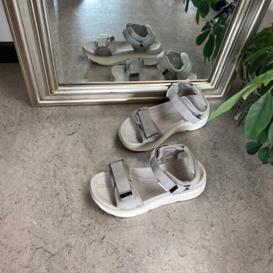Grå Cruz sandal med fantastisk komfort
