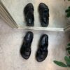 Svart lærsandal med fire justerbare stropper fra Relaxshoe