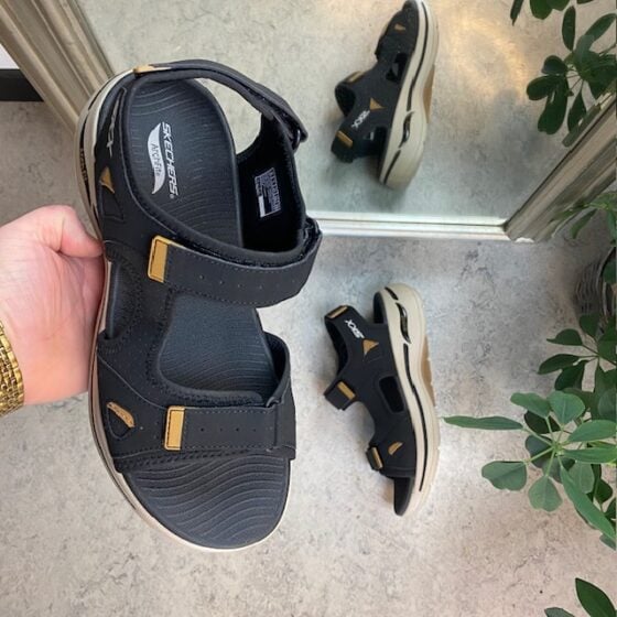 Arch Fit herre sandal fra Skechers med 3 borrelåsremmer