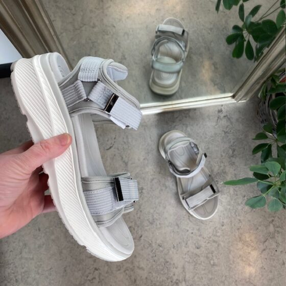 Grå Cruz sandal med fantastisk komfort