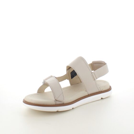 Beige lærsandal fra Teva med god støtabsorbering