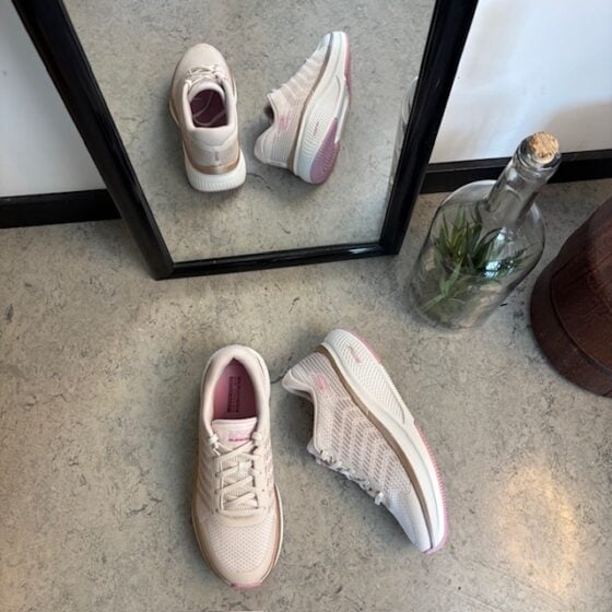 Skechers lette sko med pustende overdel