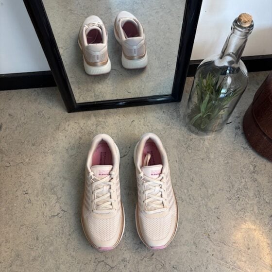 Skechers lette sko med pustende overdel