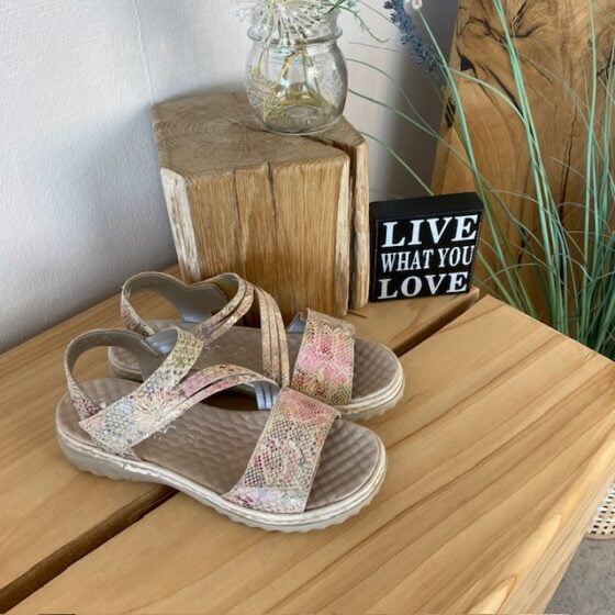 Rieker sandal i mykt skinn