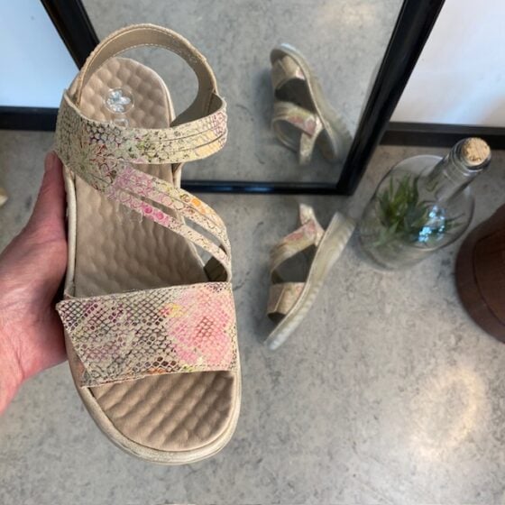 Rieker sandal i mykt skinn