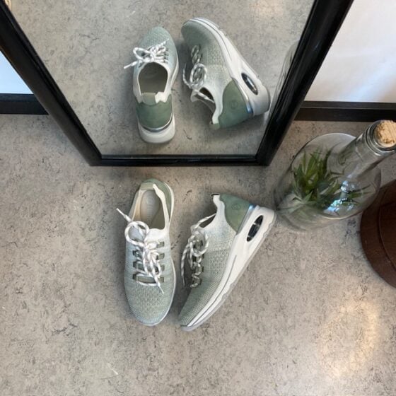 Remonte slip-on sneakers med god svangstøtte.