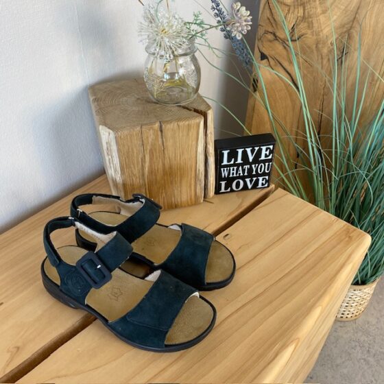 Rieker sandal i marineblått semsket skinn
