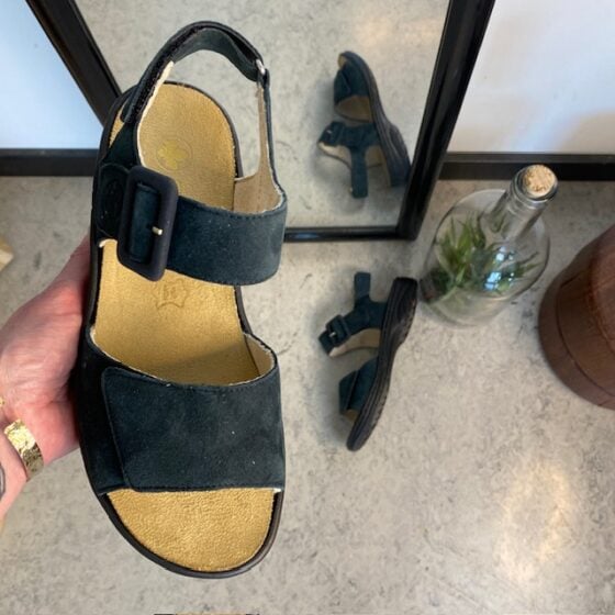 Rieker sandal i marineblått semsket skinn