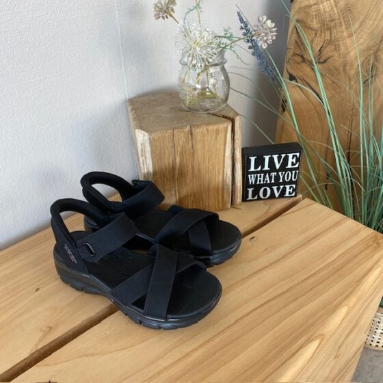 Svart Step-Ins sandal med god passform