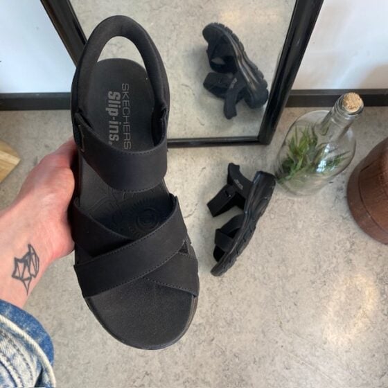 Svart Step-Ins sandal med god passform