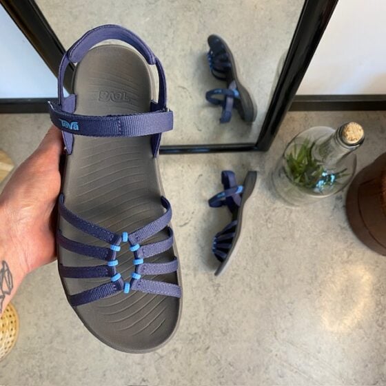 Blå Teva Tirra Traveler damesandal med buestøtte