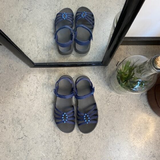 Blå Teva Tirra Traveler damesandal med buestøtte