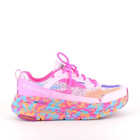 Skechers Max Cushion: Komfortable, flerfargede hverdagssko med støtte.