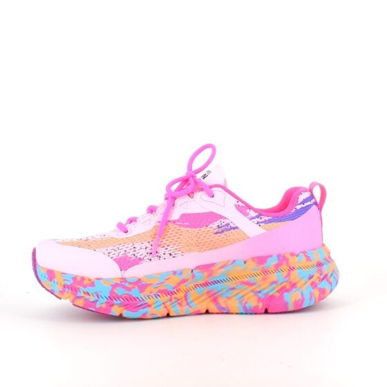 Skechers Max Cushion: Komfortable, flerfargede hverdagssko med støtte.