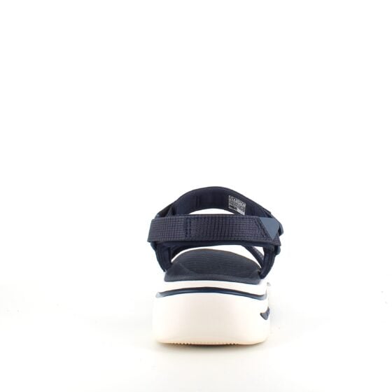 Skechers sandal med buestøtte og 3 justerbare stropper i marineblå.