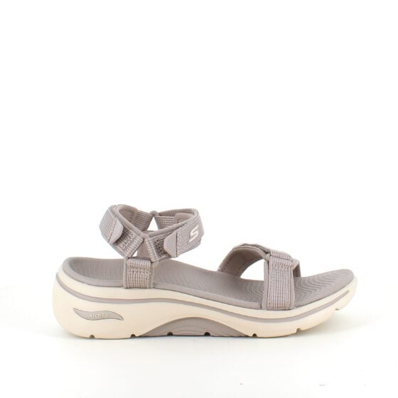 Skechers sandal med fotbuestøtte og 3 justerbare remmer i beige.