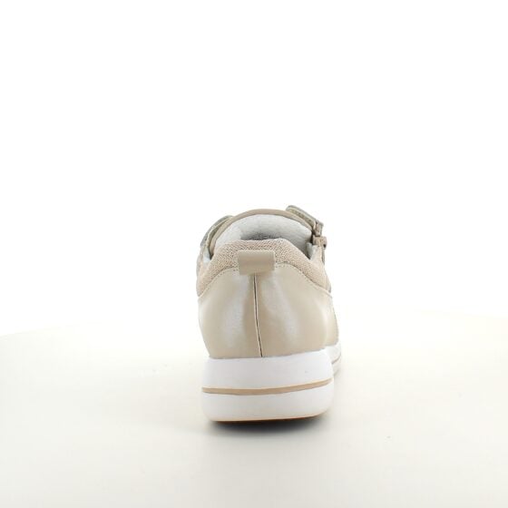 Pustende beige joggesko fra Green Comfort