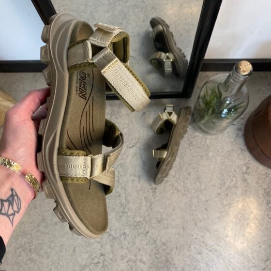 Grønn Woden sandal med god buestøtte