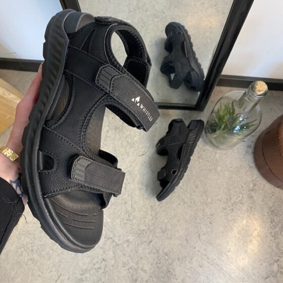 Svart herre-natursandal fra Whistler med god fotsvangstøtte