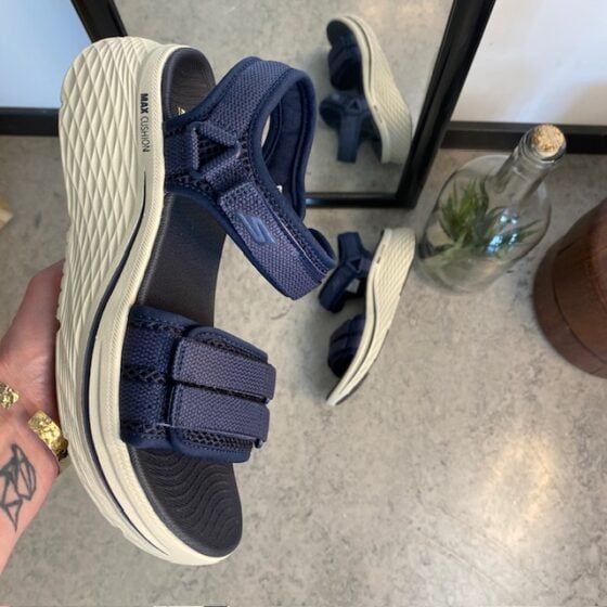 Skechers Max Cushioning Elite 2.0 Sandal med god buestøtte