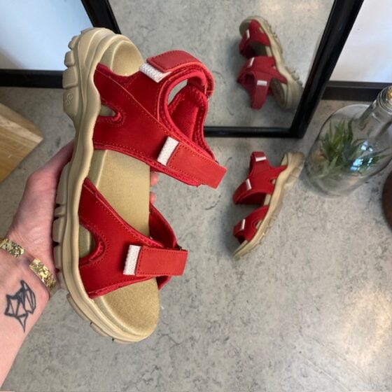 Rød Green Comfort sandal for deg som går og står mange timer