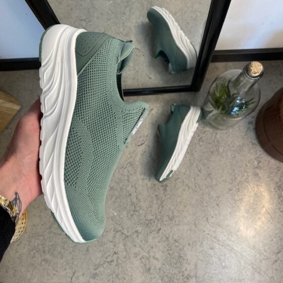 Grønn slip on sko fra Cruz med god bredde