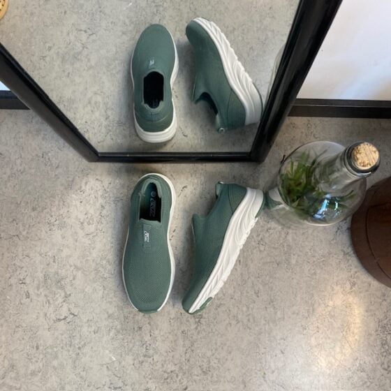 Grønn slip on sko fra Cruz med god bredde
