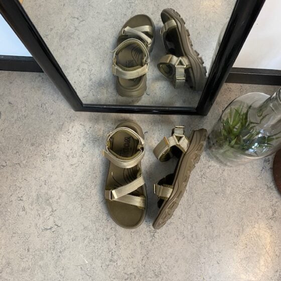 Grønn Woden sandal med god buestøtte