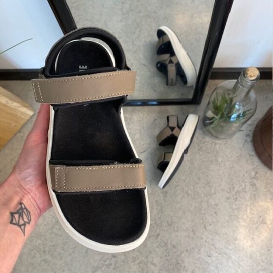 Brun Gaitline sandal med rullesåle