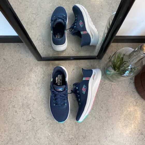 Skechers slip-in sko med god svangstøtte