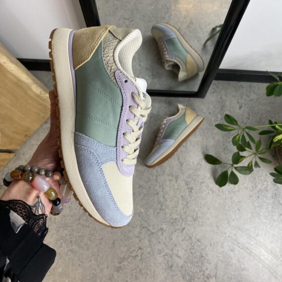 Woden sneakers med støttende buer og komfort