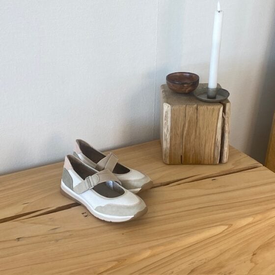 Relife ballerinasko med borrelås – beige komfortsko med massasjeeffekt