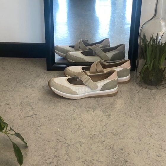 Relife ballerinasko med borrelås – beige komfortsko med massasjeeffekt