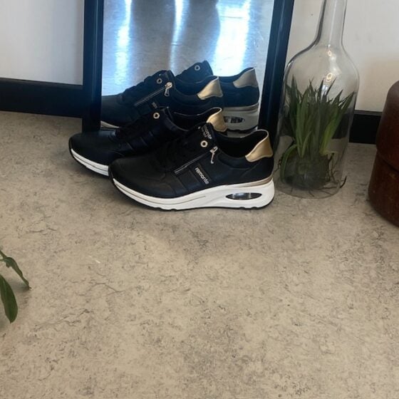 Komfortable sneakers fra Remonte med mye fotbuestøtte