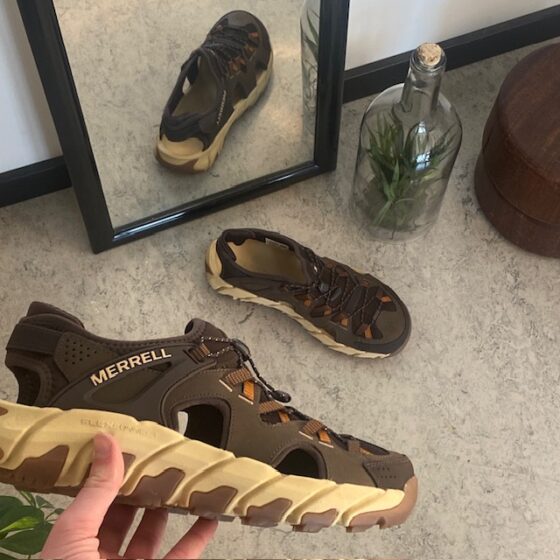 Merrell herresandal, lukket modell, god bredde.
