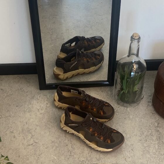 Merrell herresandal, lukket modell, god bredde.