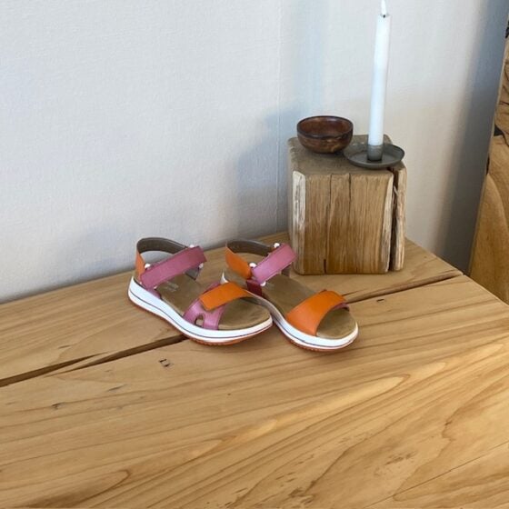 Remonte sandal med borrelåsremmer og uttakbar såle