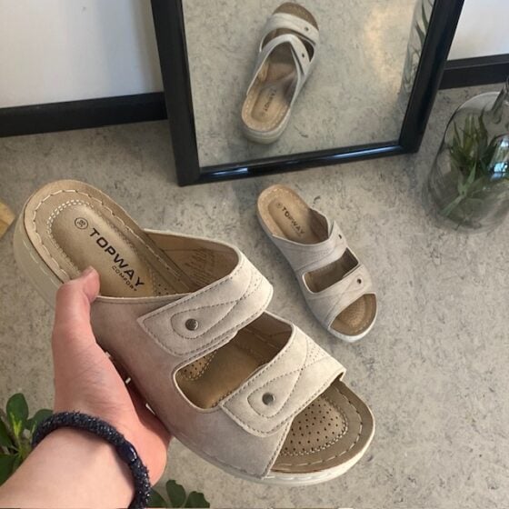 Lys slip-on sandal– enkel, myk og luftig for hverdagens mange skritt