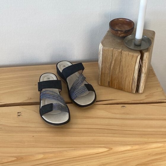 Komfortsandal med elastikkremmer – fleksibel komfort og moderne design