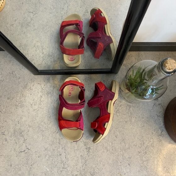 Rød Corsica sandal fra Green Comfort med god bue støtte