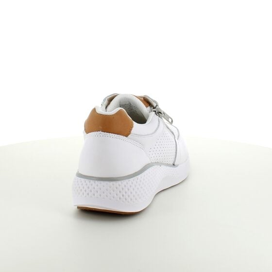 Hvite sko fra Green Comfort med både snøring og glidelås