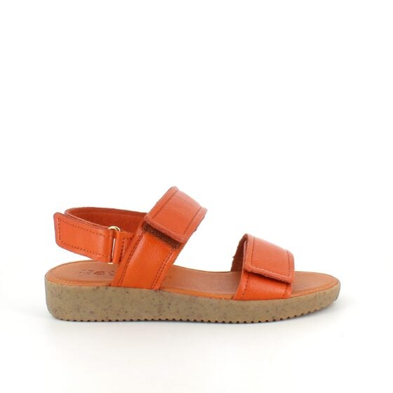 Nature sandal i brunt skinn med lyse såler