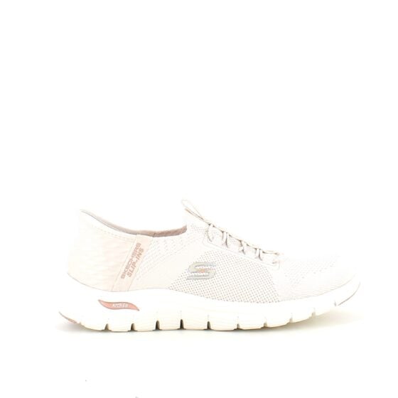 Beige Skechers slip-ons med svangstøtte