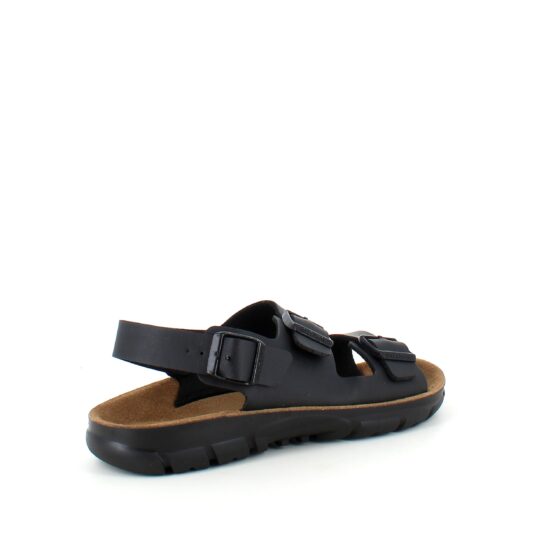 Svart Birkenstock Kano sandal med sklisikre såler.
